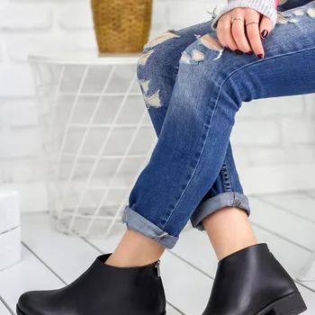 Eleta Black Skin Lady Boat
Eleta Black Skin Lady Boat