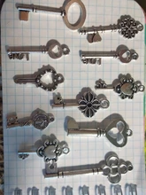 10 Uds. De colgantes de Metal Vintage con dos colores variados para fabricación de joyería Diy, joyería hecha a mano