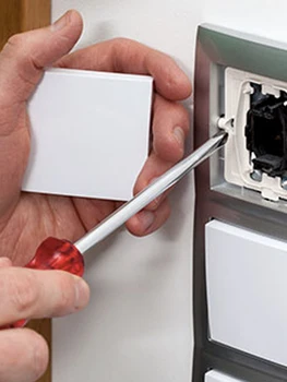 

Installation services at home for electrical goods (Light / power socket) - Professional - Service guarantee satisfied or redone