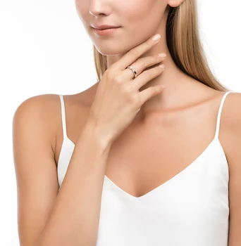 Silver ring with cubic zirconia sunlight sample 925
Silver ring with cubic zirconia sunlight sample 925