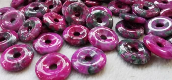 Sale 30mm Ruby - Emeral Green Natural Jade Donut Circle round cabochon - Gorgeous Focal Pendants-Earrings 2pcs
Sale 30mm Ruby - Emeral Green Natural Jade Donut Circle round cabochon - Gorgeous Focal Pendants-Earrings 2pcs