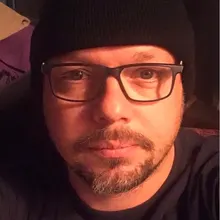 K***