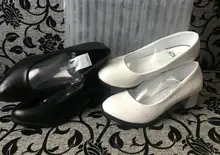 Rimocy-zapatos de tacón alto grueso para mujer, calzado de piel sintética de Color sólido a la moda, para fiesta y boda, boca poco profunda