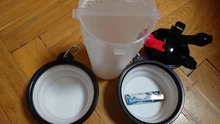 Botella de agua de viaje 2 en 1 para mascotas, cuenco plegable para alimentación de perros, taza de bebida, contenedor de comida, alimentador portátil de silicona para perros y gatos