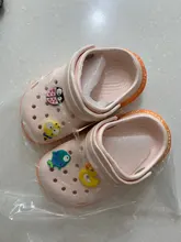 Sandalias con agujeros para niños y niñas, zapatos de playa para interiores, antideslizantes, de fondo suave, novedad de 2020