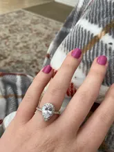 Huitan gran oferta diseño de gota de agua las mujeres anillo de Micro pavimentado de circón de cristal elegante vestido de novia joyería de compromiso anillo para amante