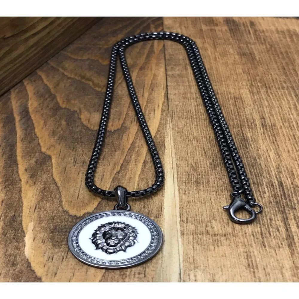 Trendy Animal Long Hair Male Lion Head Enamel Steel Necklace Male Fashion Sliding Metal Necklace Crystal Accessories Jewelry
Trendy Animal Long Hair Male Lion Head Enamel Steel Necklace Male Fashion Sliding Metal Necklace Crystal Accessories Jewelry