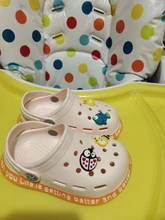 Sandalias con agujeros para niños y niñas, zapatos de playa para interiores, antideslizantes, de fondo suave, novedad de 2020