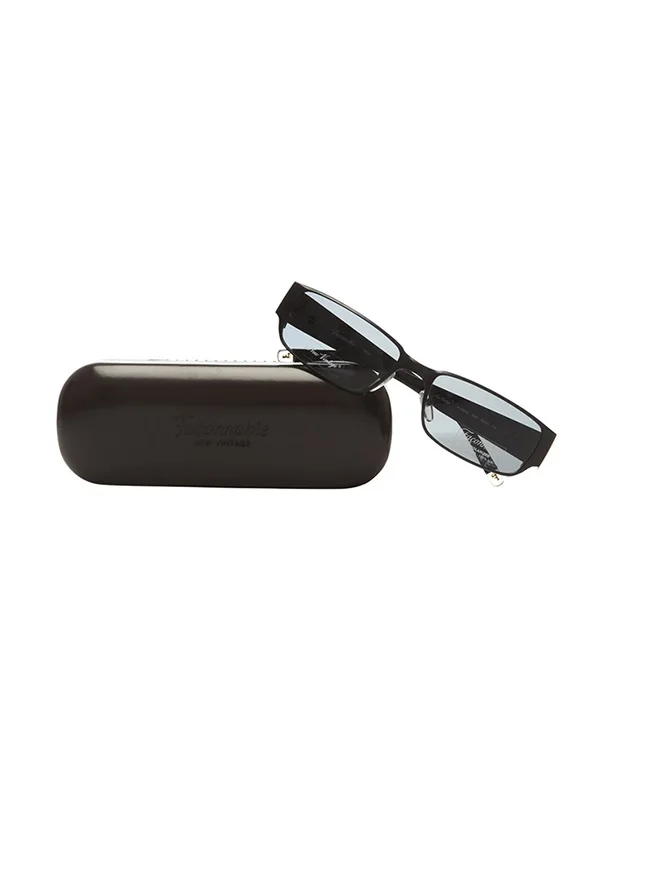 Unisex Sunglasses F 2851 705 METAL BLACK POLYCARBON RECTANGLE RECTANGULAR 60-18-140
Unisex Sunglasses F 2851 705 METAL BLACK POLYCARBON RECTANGLE RECTANGULAR 60-18-140