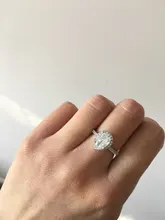 Huitan gran oferta diseño de gota de agua las mujeres anillo de Micro pavimentado de circón de cristal elegante vestido de novia joyería de compromiso anillo para amante