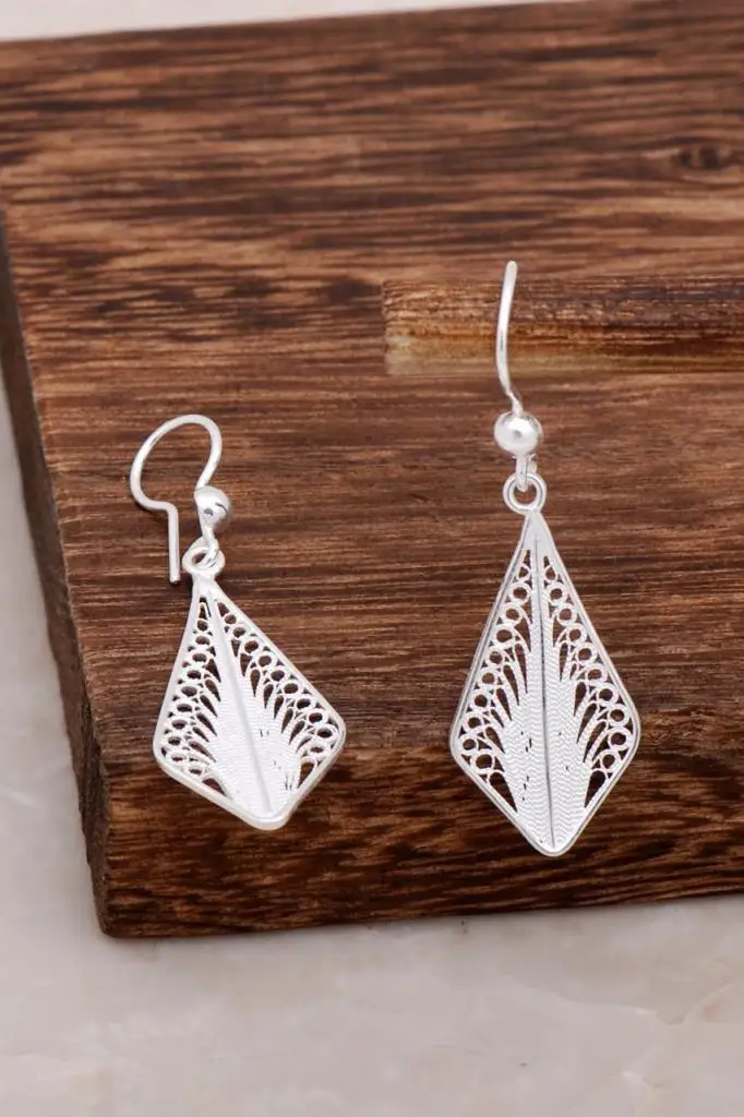 Filigree Design Dangling Silver Earrings 4626 High Quality Hand Made Original Filigree Silver Jewellery Gift for Women
Filigree Design Dangling Silver Earrings 4626 High Quality Hand Made Original Filigree Silver Jewellery Gift for Women
