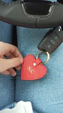 LLavero de piel auténtica saffiano con letras iniciales personalizadas, llavero de forma de corazón para mujer, llavero de corazón para mujer
