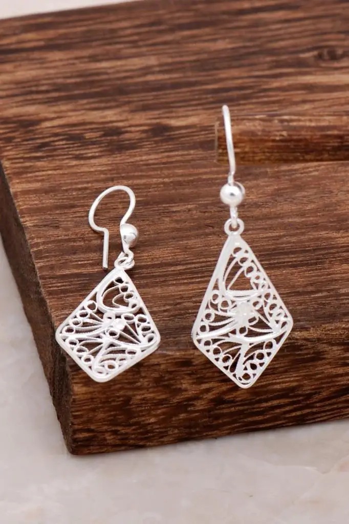 Filigree Design Silver Earring 4636 High Quality Hand Made Original Filigree Silver Jewellery Gift for Women
Filigree Design Silver Earring 4636 High Quality Hand Made Original Filigree Silver Jewellery Gift for Women