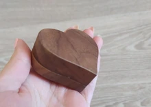 Estuche De Viaje de exhibición Universal de anillos de madera, organizador de joyas, almacenamiento portátil, caja de corazón para amantes de la marca, embalaje de nogal, 2020