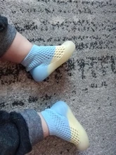 Zapatos transpirables de suela blanda para bebé, Calcetines antideslizantes Con agujeros para el suelo, calcetines de seda de hielo, zapatos de malla delgada para verano