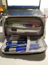 Estuche escolar, estuche disponible en 20 colores, con gran capacidad para almacenar bolígrafos, lápices y material escolar