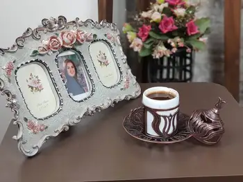 

Türk kahve fincanı iç porselen, espresso fincanı Metal tutucu, fincan tabağı ve kapak, vintage lale tasarım bakır renk