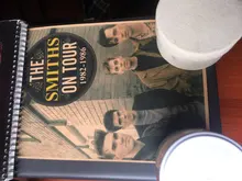 Póster de papel antiguo de la foto del grupo nostálgico ROCK The Smiths, pegatina de pared de salón artesanía con ventilador del ejército, Diseño de barra