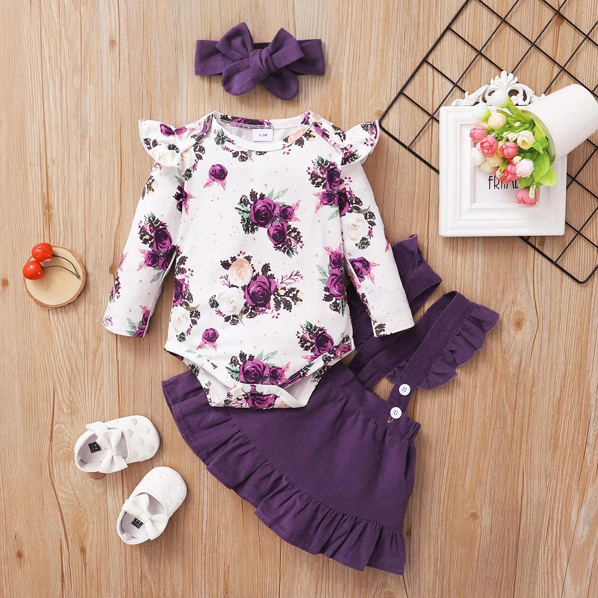 Conjunto 3 peças floral body + jardineira + bandana para bebê Conjunto 3 peças floral body + jardineira + bandana para bebê