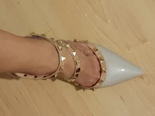 Zapatos de tacón alto de charol con remaches para mujer, sandalias a la moda, zapatos de fiesta y oficina, 10CM, novedad de verano