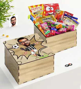 Tailor-made In Wooden Box Black White Football Player Caricature Of Nostalgic Lezzetler Gift set
Tailor-made In Wooden Box Black White Football Player Caricature Of Nostalgic Lezzetler Gift set