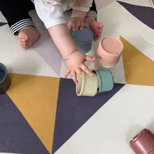 ¡Caliente! 8 Uds bebé de taza juguetes educativos juguetes del bebé Arco Iris, torre de apilamiento juguetes del baño del bebé juguetes de los niños regalo