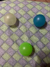 Bolas adhesivas luminosas de juguete para aliviar el estrés, Bola de pared, Juguetes de descompresión, regalo de Navidad para niños, 3 unidades por lote