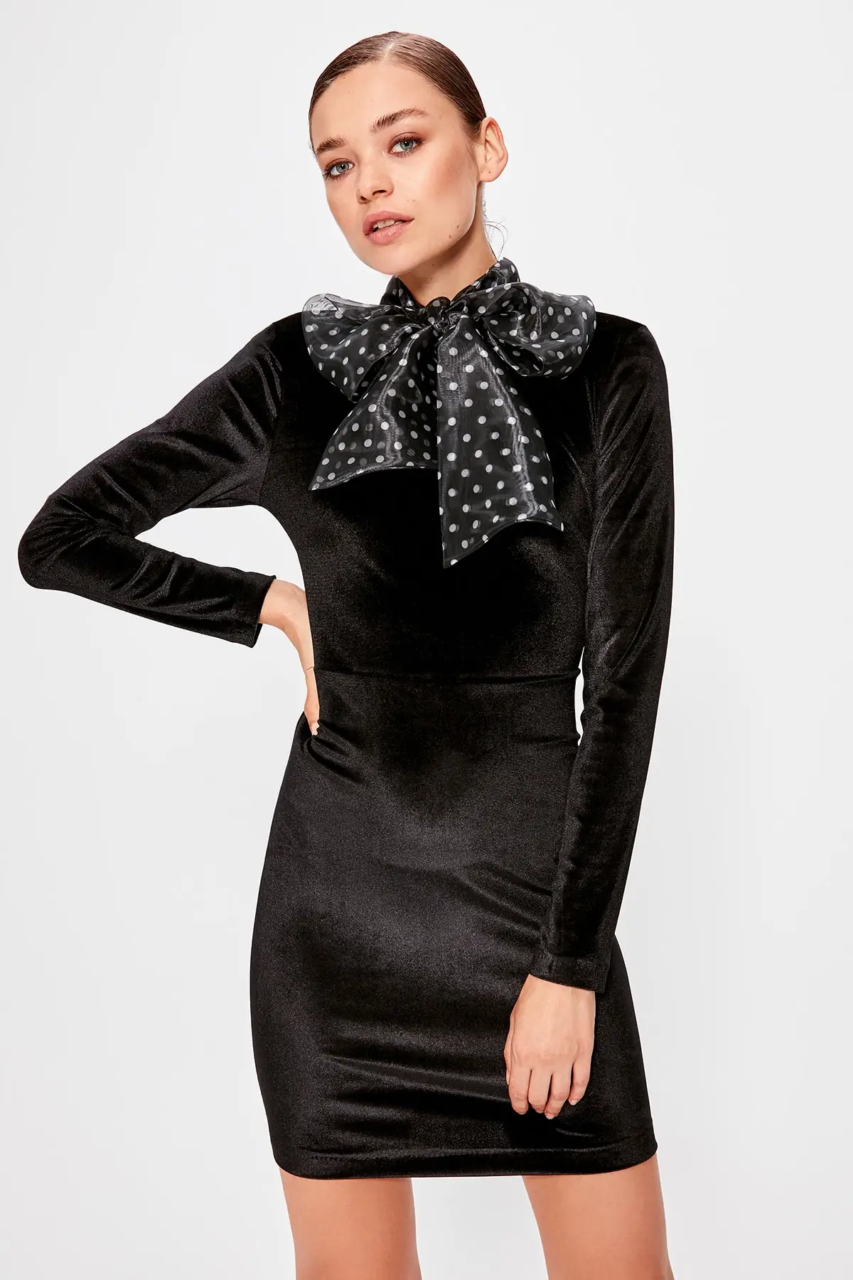 Trendyol Black Polka Dot Collar Gusset Dress TPRAW20EL0883
Trendyol Black Polka Dot Collar Gusset Dress TPRAW20EL0883