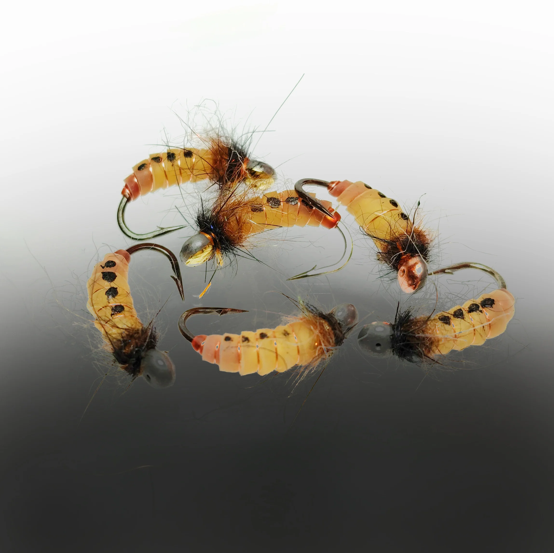 Мушка на мормышке КОРОЕД 2шт полупрозрачный nymph skin усиленном крючке Скуд мормышки