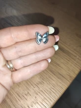 Pendientes de tuerca de mariposa media para mujer, aretes encantadores de Metal de tono dorado Vintage, joyería 2021