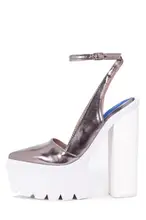 Fashion Women Ankle Shoes Chunky Heel Platform Sandals 2022 Summer Lady Genuine Leather Round Toe Hollow Slingback Sandals 
Fashion Women Ankle Shoes Chunky Heel Platform Sandals 2022 Summer Lady Genuine Leather Round Toe Hollow Slingback Sandals