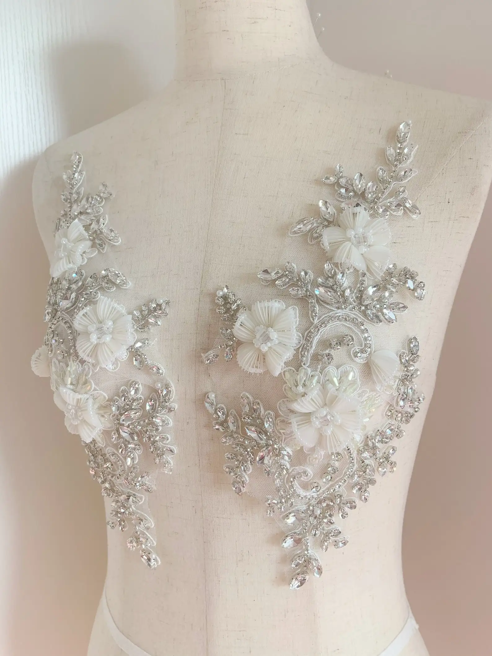 Patches For Clothing Rhinestone Bodice Patch For Wedding Dress Applique Bridal Dress,Beaded Lace Patch
Patches For Clothing Rhinestone Bodice Patch For Wedding Dress Applique Bridal Dress,Beaded Lace Patch