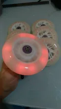 2 piezas 90 100 de 110 de velocidad de la rueda de ILQ-11 608 patinaje teniendo en línea velocidad patines ruedas 90A duradero PU Flash LED brillo neumáticos
