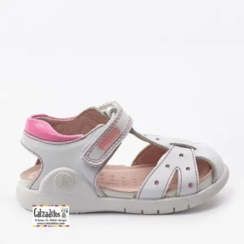 Sandals for girl in white fur combined with fuchsia, Garvalín Bioevolution
Sandals for girl in white fur combined with fuchsia, Garvalín Bioevolution