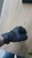 Totalmente de piel perforada de fibra de carbono de la motocicleta guantes de motocicleta de carretera en guantes transpirable hombres Motocross guantes