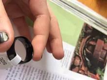 Anillo de acero inoxidable con diseño de alas de la libertad para hombre y mujer, sortija de 8mm, color negro, plateado, para Fans de Anime