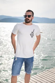 Angemiel Wear Mountain Nailed Guitar Cotton White Men 'S T-Shirt 
Angemiel Wear Mountain Nailed Guitar Cotton White Men 'S T-Shirt