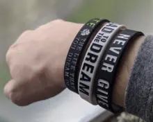 Pulsera de goma de silicona inspiradora The Road to Dreams, brazalete de banda elástica, regalo Punk