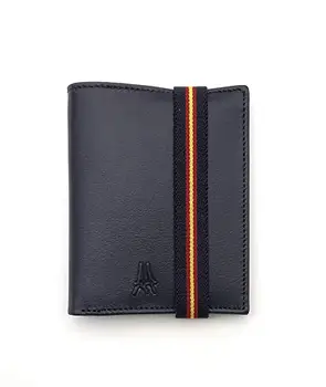 Men's wallet in leather with elastic. Multiple slots and compartments. Made in Spain. Blue Color
Men's wallet in leather with elastic. Multiple slots and compartments. Made in Spain. Blue Color