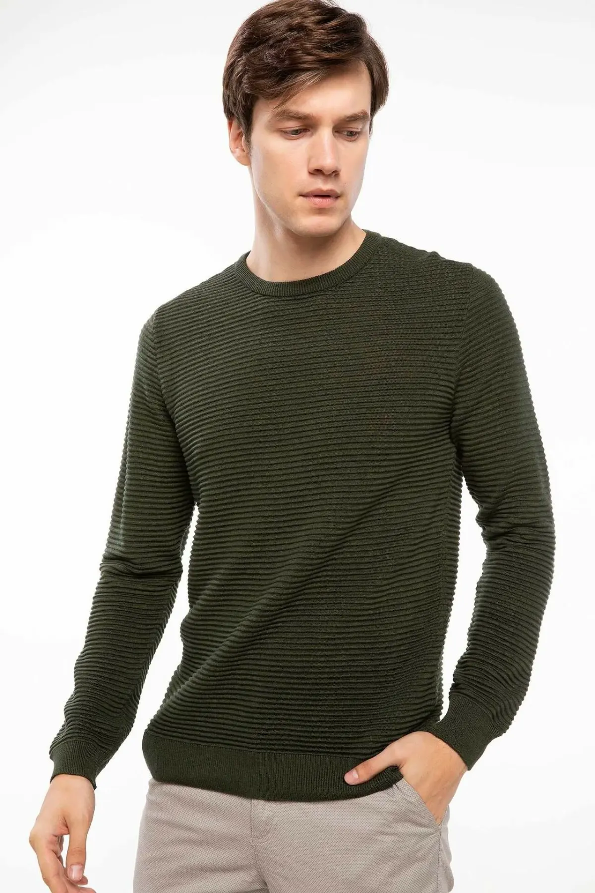 DeFacto Man Fashion O-neck Knitted Pullovers Pure Color Male Simple Slim Joker Knitted Pullovers Autumn New -I2526AZ18WN
DeFacto Man Fashion O-neck Knitted Pullovers Pure Color Male Simple Slim Joker Knitted Pullovers Autumn New -I2526AZ18WN