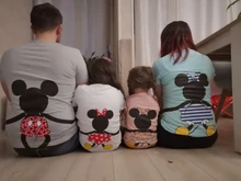 Ropa a juego para la familia, en la espalda Camiseta con estampado de dibujos animados para padre, madre, hija e hijo, camiseta para papá, mamá y yo