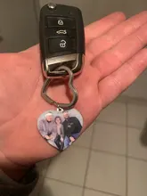 Llavero con foto personalizada de acero inoxidable, llavero con nombre, fecha, grabado redondo, identificación, etiqueta de perro, llavero de corazón, llave de amuleto colgante