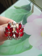 Pendientes de tuerca inusuales para mujer, joyería coreana, regalo de San Valentín, bisutería de Color rojo y plateado, pendientes de precio de fábrica, 1 par