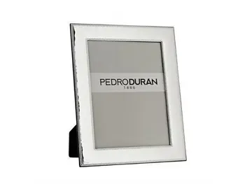 Silver frame bilaminate firm Pedro Duran photo of 20x25 cm.
Silver frame bilaminate firm Pedro Duran photo of 20x25 cm.