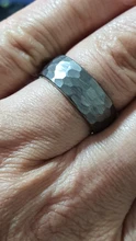 Anillo de tungsteno con martillo para hombre y mujer, banda de boda, martillado por facetas, acabado cepillado, 6MM, 8MM, ajuste cómodo, Color Original