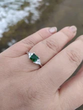 Huitan-anillo de compromiso con Circonia cúbica verde para mujer, sortija, estilo minimalista, sencillo, diseño modesto, para chica