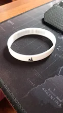 Pulsera de silicona estilo minimalista para hombre y mujer, brazalete deportivo de baloncesto, nuevo diseño