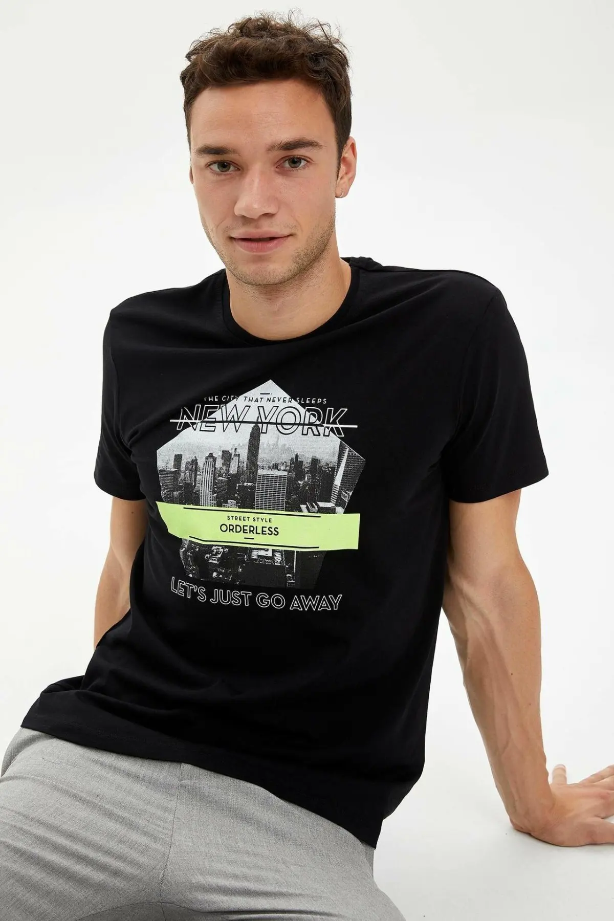 DeFacto Man Casual Fashion Geometric Pattern Crew Short Sleeve T-shirt Simple High Quality T-shirt Summer New -L7598AZ19HS
DeFacto Man Casual Fashion Geometric Pattern Crew Short Sleeve T-shirt Simple High Quality T-shirt Summer New -L7598AZ19HS