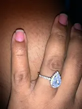Huitan gran oferta diseño de gota de agua las mujeres anillo de Micro pavimentado de circón de cristal elegante vestido de novia joyería de compromiso anillo para amante