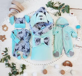 Комплект на выписку 6-ти предметный "Зайка"
Комплект на выписку 6-ти предметный "Зайка"